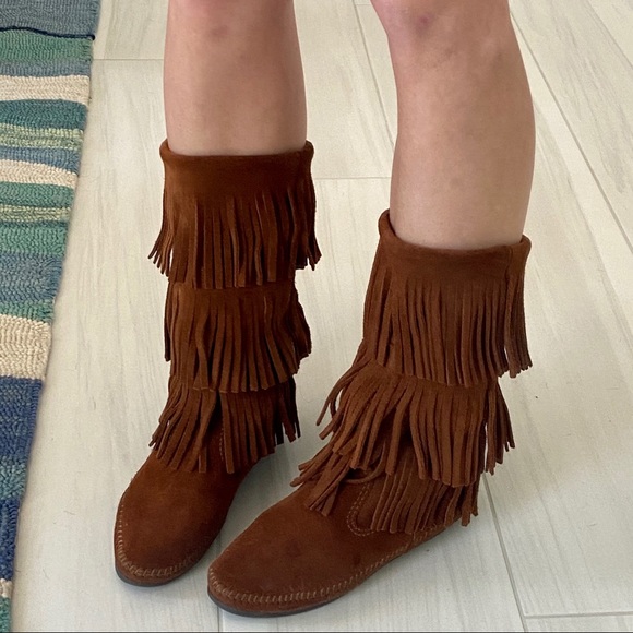 Minnetonka Moccasin Boots - Picture 6 of 7